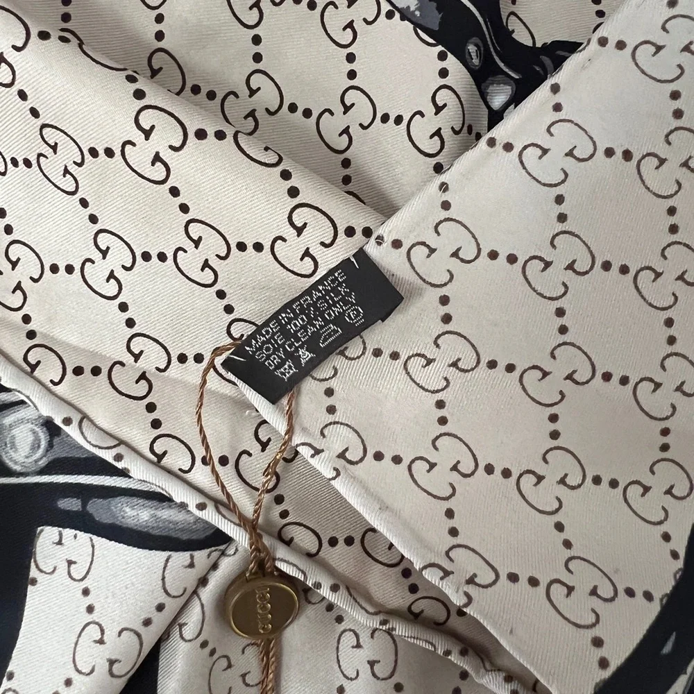 Gucci Printed Silk Twill Carré featuring a black and beige